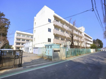 周辺環境　船橋市立/法田中学校 徒歩16分。 1260m
