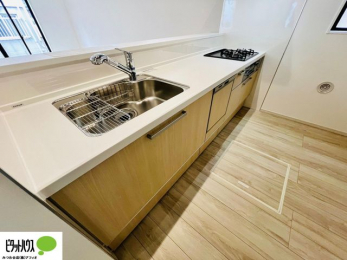 Lb`@{Hʐ^FlC̃JE^[Lb`́ArOɂ邲Ƒ̗lqf܂