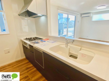 Lb`@R͊3BO@\tœ\Ȃ̂ŁAIɂo܂Bʂ̏ȂfUCȂ̂ŁAyXB