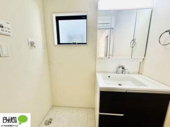 ʑEʏ@{Hʐ^@ĝOʋB24ԊC̊CƑ萴̂ʎłB