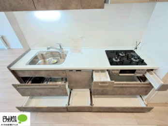 Lb`@R͊3BO@\tœ\Ȃ̂ŁAIɂo܂Bʂ̏ȂfUCȂ̂ŁAyXB