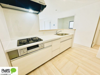 Lb`@{Hʐ^FlC̃JE^[Lb`́ArOɂ邲Ƒ̗lqf܂