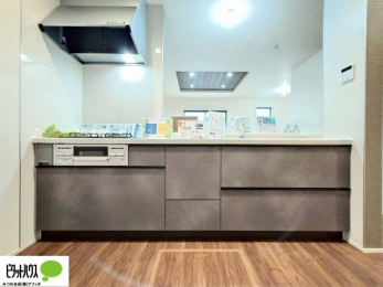 Lb`@VzȂł͂̃sJsJ̃Lb`͖̂yĂ܂ˁB