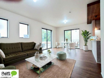 rO@ۂ̎ʐ^CGŉƋzuC[WłAۂƂ͑قȂ܂B