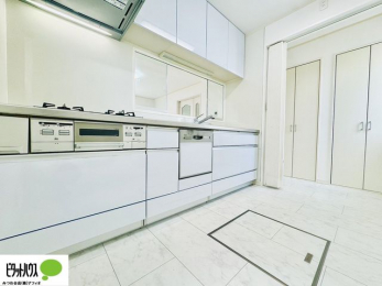 Lb`@[ALb`̒₨Ȃǒۑ\ȕۊǂł܂B