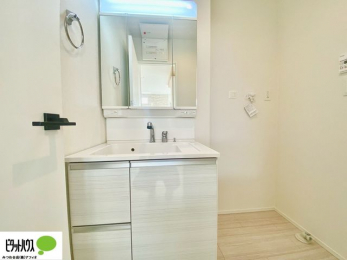 ʑEʏ@g₷VvȐʉϑB̎xx͂n܂܂B