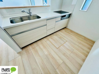 Lb`@{Hʐ^FlC̃JE^[Lb`́ArOɂ邲Ƒ̗lqf܂