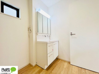 ʑEʏ@{Hʐ^@g₷VvȐʉϑB̎xx͂n܂܂B