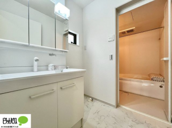 ʑEʏ@g₷VvȐʉϑB̎xx͂n܂܂B