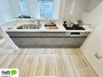 Lb`@ƑƂbȂyłJE^[Lb`B