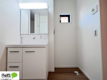 ʑEʏ@Oʋ̗AVNȂǑ[ALXƂʉϑłB