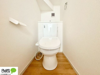 �g�C���@1�E2�K�E�H�V�����b�g�g�C�������B