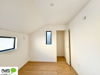 ���[�@���ꂼ��̂������Ɏ��[�X�y�[�X������̂Ńv���C�x�[�g�ȉו����g�߂ɒu�����Ƃ��ł��܂��B