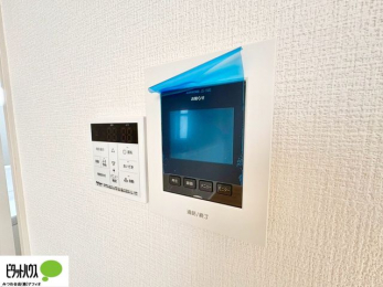 ���̑��@������Ԃ����S��TV���j�^�[�t���C���^�[�z��