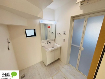 ʑEʏ@{Hʐ^@ĝOʋB24ԊC̊CƑ萴̂ʎłB