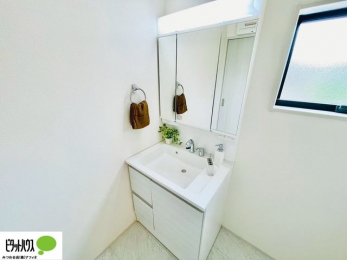 ʑEʏ@ʎɏAJr\hɂB傫ȋŌ₷ʉϑł