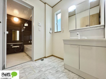 ʑEʏ@g₷VvȐʉϑB̎xx͂n܂܂B