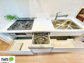 Lb`@R͊3BO@\tœ\Ȃ̂ŁAIɂo܂Bʂ̏ȂfUCȂ̂ŁAyXB