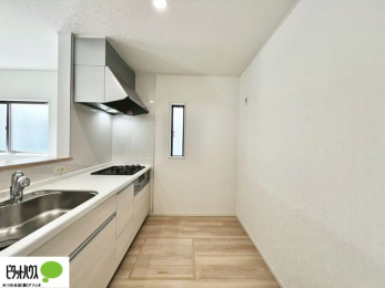 Lb`@VzȂł͂̃sJsJ̃Lb`͖̂yĂ܂ˁB