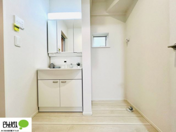 ʑEʏ@{Hʐ^@g₷VvȐʉϑB̎xx͂n܂܂B