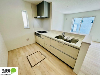 Lb`@{Hʐ^FlC̃JE^[Lb`́ArOɂ邲Ƒ̗lqf܂