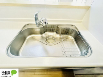 ̑@LVNő傫ȂtCpNN􂦂܂B