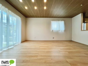 ̑@傫ȑۓIȃrÓA邢CɂĂ܂ˁB