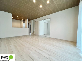 rO@LXkcjȊ傫ȃ\t@uĂfӏ܂ǂłˁB