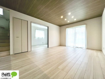 ̑@傫ȑۓIȃrÓA邢CɂĂ܂ˁB