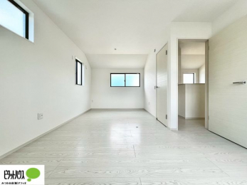 q@Ԏd؂肷邱Ƃ2̕ɕ邱Ƃ\BƑ̃CtX^C̕ωɍ킹ĎR݂łB