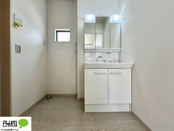 ʑEʏ@g₷VvȐʉϑB̎xx͂n܂܂B