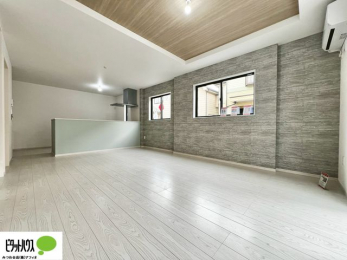 ̑@傫ȑۓIȃrÓA邢CɂĂ܂ˁB