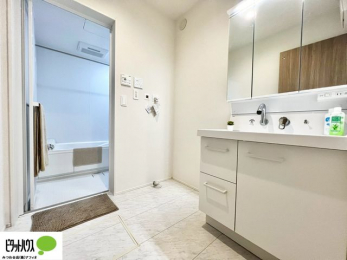 ʑEʏ@g₷VvȐʉϑB̎xx͂n܂܂B