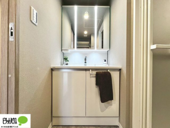 ���ʑ�E���ʏ��@�g���₷���V���v���Ȑ��ʉ��ϑ�B�����̎x�x�͂�������n�܂�܂��B