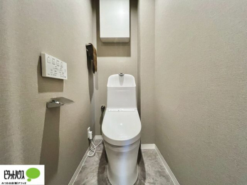 �g�C���@�E�H�V�����b�g�g�C�������B