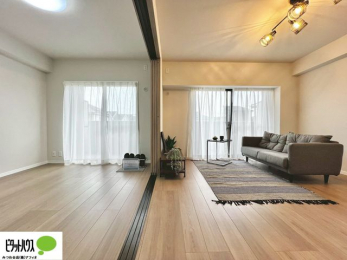 ���̑����ρ@1�K���r���O���̗m���B�h�A���J���āA����ɍL����Ԃɂ��邱�Ƃ��\�ł��B