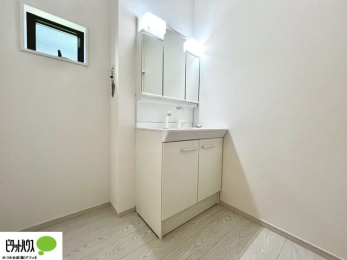 ʑEʏ@{Hʐ^@g₷VvȐʉϑB̎xx͂n܂܂B