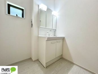 ʑEʏ@{Hʐ^@g₷VvȐʉϑB̎xx͂n܂܂B