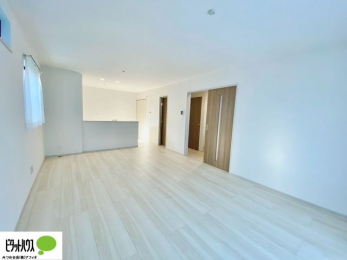 rO@lC̑ΖʃLb`ŉƑ݂ȂꏏB