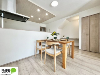 ̑@lC̑ΖʃLb`ŉƑ݂ȂꏏB