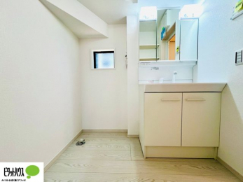 ʑEʏ@{Hʐ^@ĝOʋB24ԊC̊CƑ萴̂ʎłB