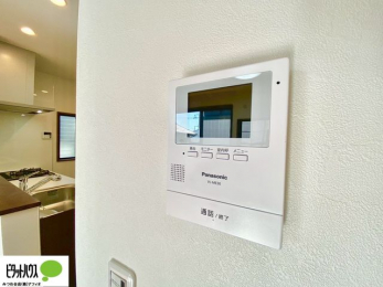 ���̑��@������Ԃ����S��TV���j�^�[�t���C���^�[�z��