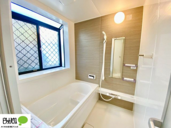 �����@�����������F���̗����ŁA1���̔��������������Ă��������B