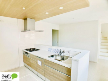 Lb`@VzȂł͂̃sJsJ̃Lb`͖̂yĂ܂ˁB