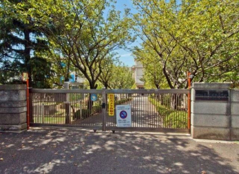 ���ӊ��@��t�s���݂��쏬�w�Z �k��20���B 1570m