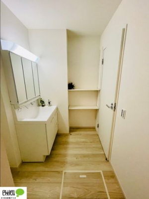 ʑEʏ@{Hʐ^@Oʋ̗AVNȂǑ[ALXƂʉϑłB