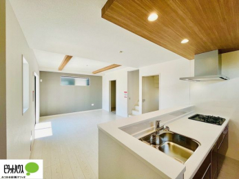 ̑@VzȂł͂̃sJsJ̃Lb`͖̂yĂ܂ˁB