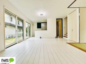 rO@LXkcjȊ傫ȃ\t@uĂfӏ܂ǂłˁB