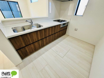 �L�b�`���@�{�H��ʐ^�@�Ƒ��Ƃ��b���Ȃ���y���������ł���J�E���^�[�L�b�`��