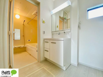 ʑEʏ@ʎɏAJr\hɂB傫ȋŌ₷ʉϑł